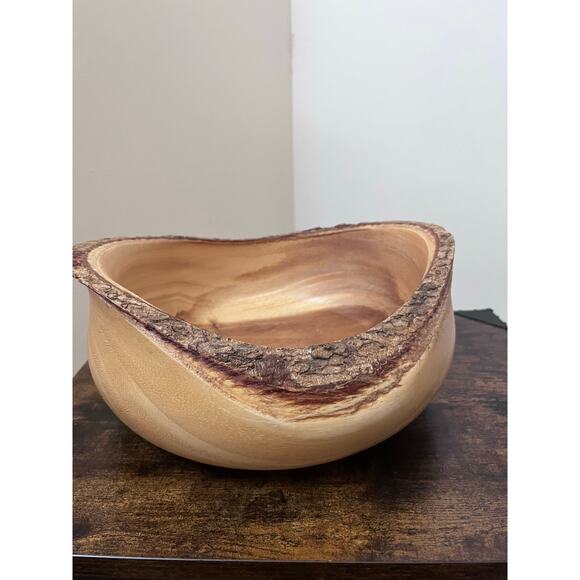 Lipper International 1094 Acacia Rustic Tulip Serving Bowl Size Medium - Picture 4 of 13